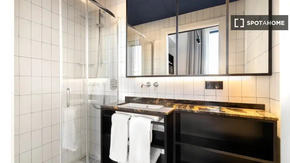 Flat with terrace to rent in Sant Martí, imagen 2