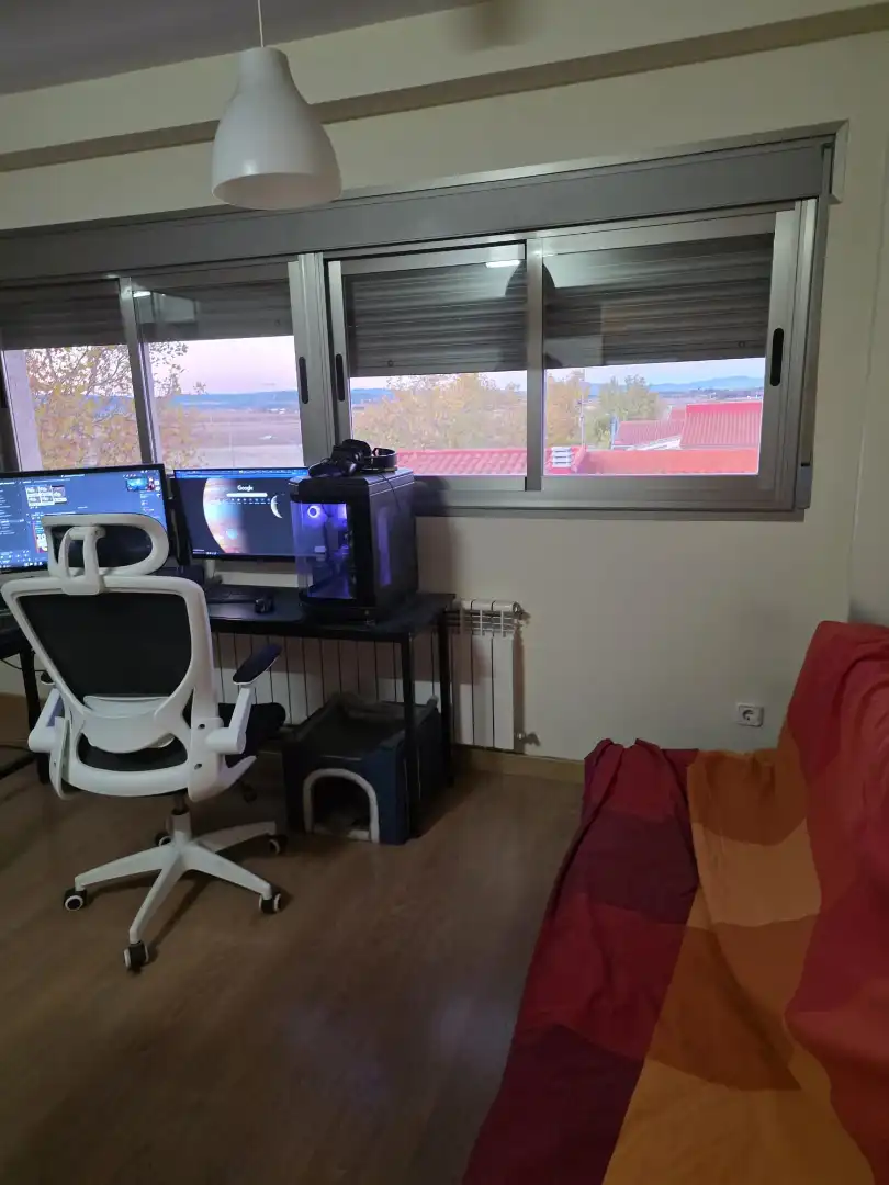 Habitación de Apartamento en venta en Ciudad Real con Aire acondicionado, Trastero y Amueblado