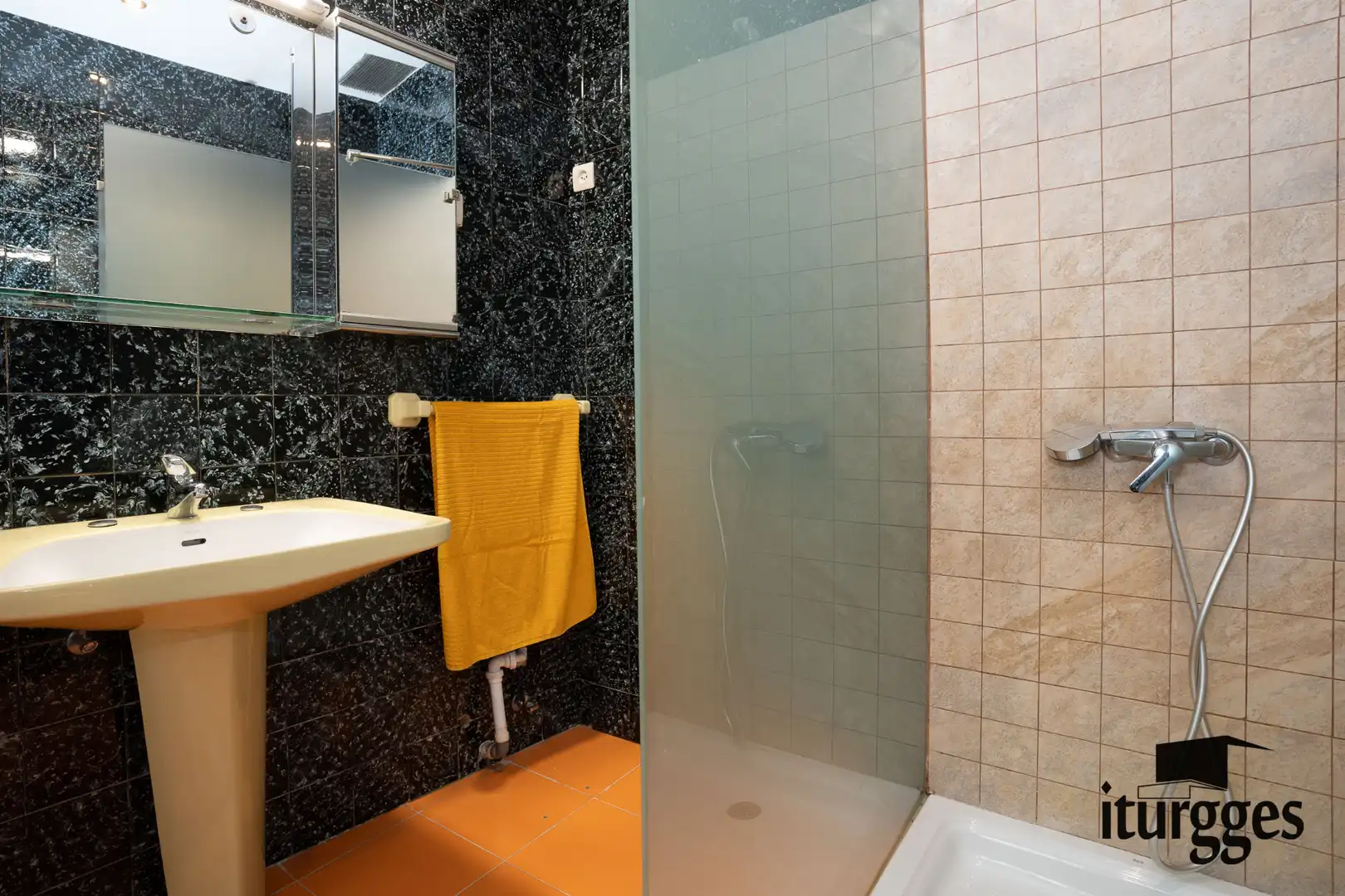 Baño de Piso en venta en Gernika-Lumo con Calefacción y Internet