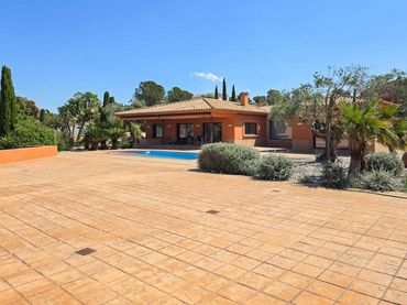 Haus mit Garten zum Verkauf in Peralada