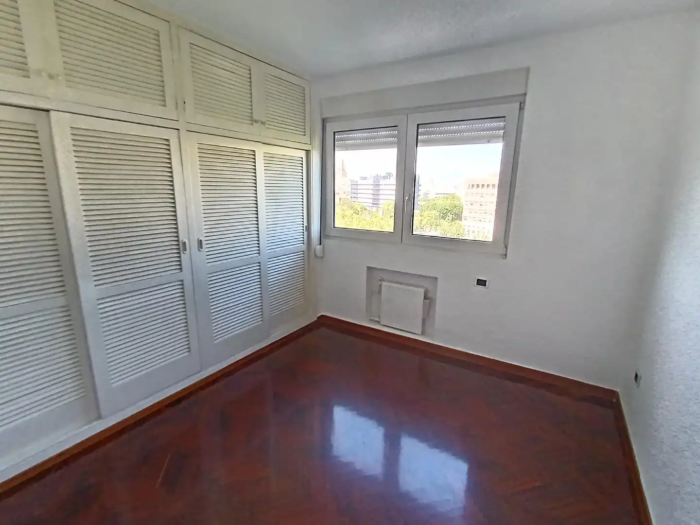 Piso de alquiler en Infante Juan Manuel