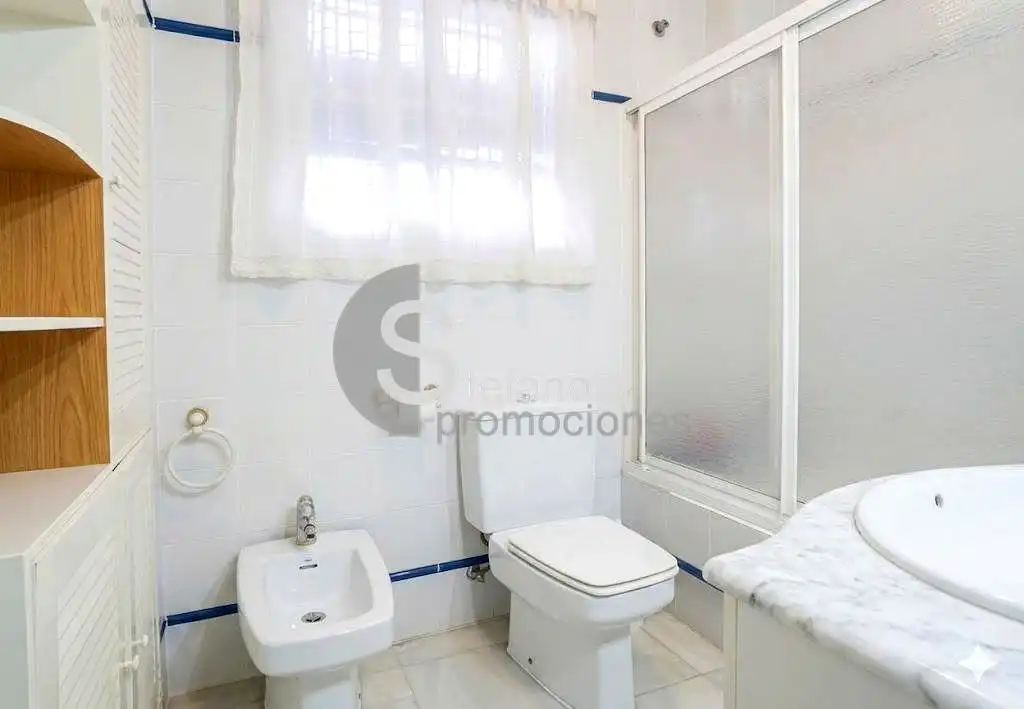 Bany de Casa adosada en venda en Málaga amb Aire condicionat, Terrassa i Traster