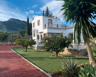 Vista exterior de Casa o xalet de lloguer en Alhaurín El Grande amb Aire condicionat, Jardí privat i Terrassa