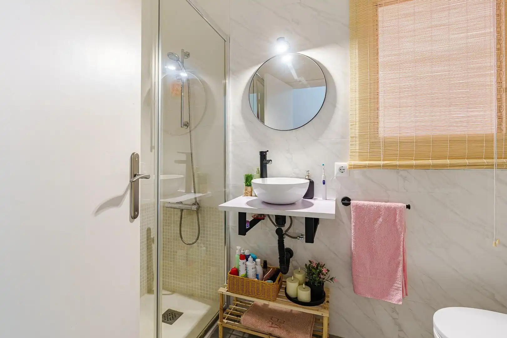 Baño de Piso en venta en Corbera de Llobregat con Calefacción, Parquet y Balcón