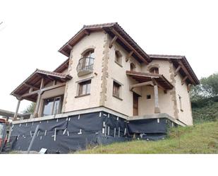 Vista exterior de Casa o xalet en venda en Villaescusa (Cantabria) amb Terrassa