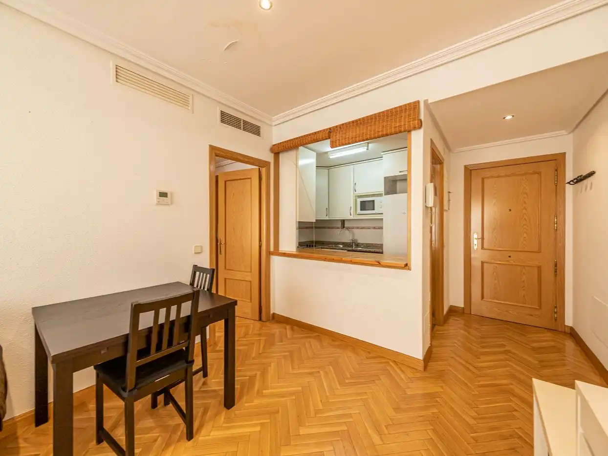Apartament amb piscina de lloguer a ROBLEDILLO 21, imagen 13