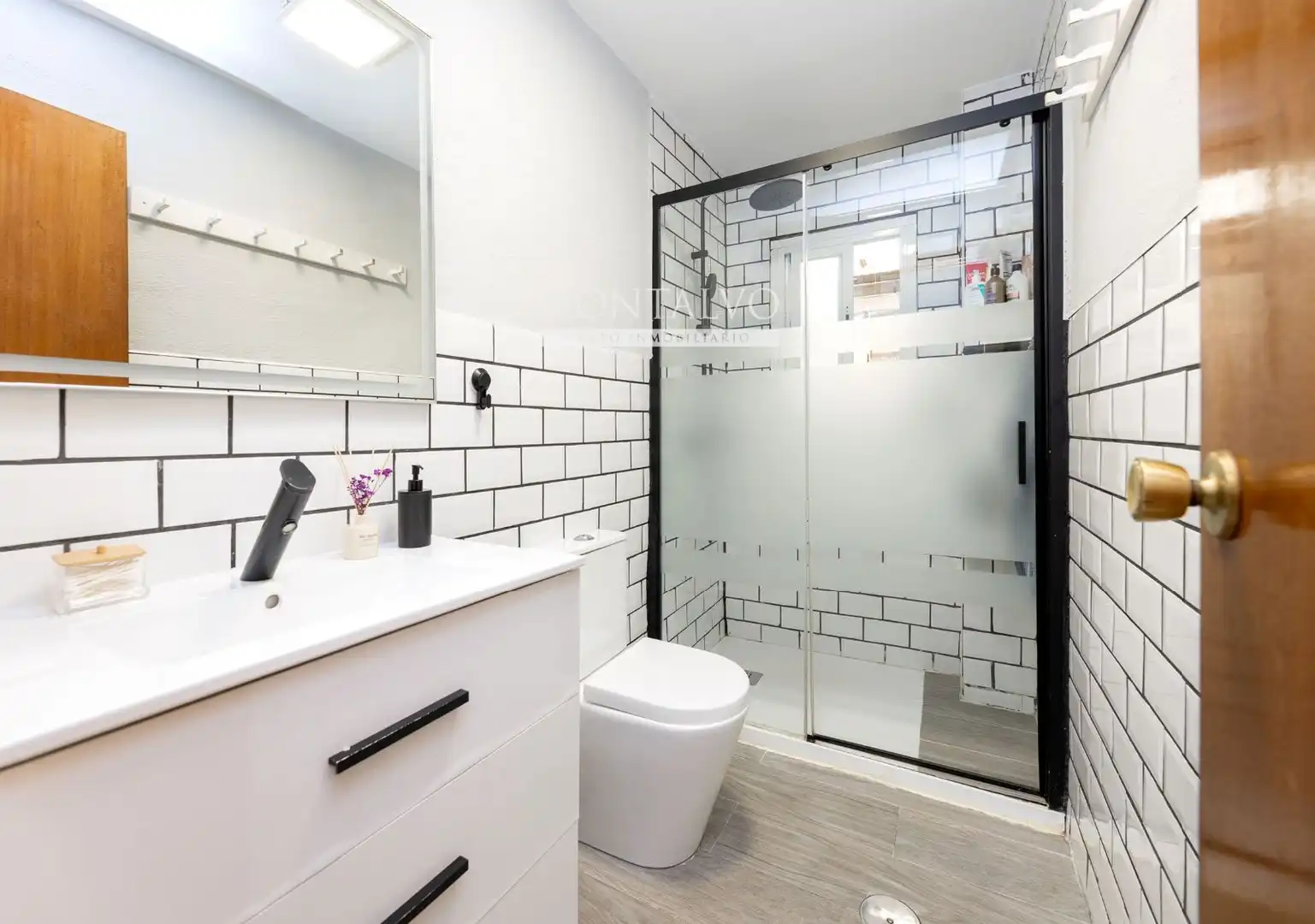 Badezimmer von Wohnung zum Verkauf in La Zubia mit Klimaanlage