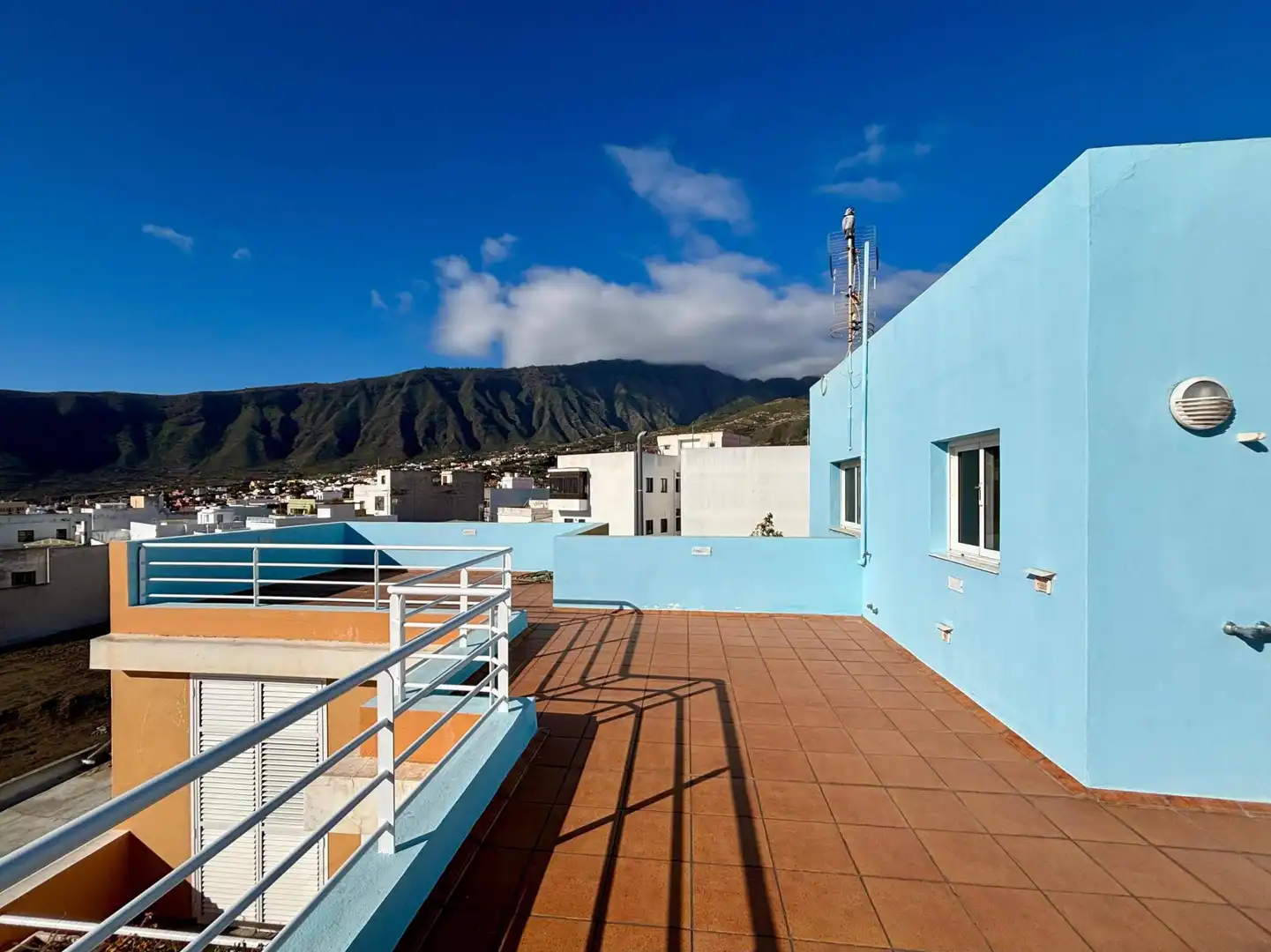 Vista exterior de Ático en venta en Güímar con Parquet, Terraza y Balcón