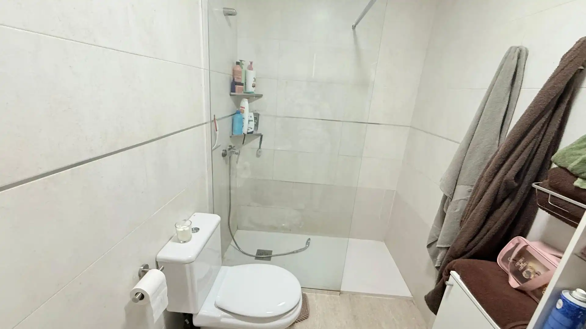 Badezimmer von Dachboden zum Verkauf in Fines