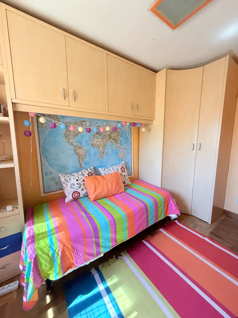 Habitación de Casa adosada en venta en San Sebastián de los Reyes con Aire acondicionado, Calefacción y Jardín privado