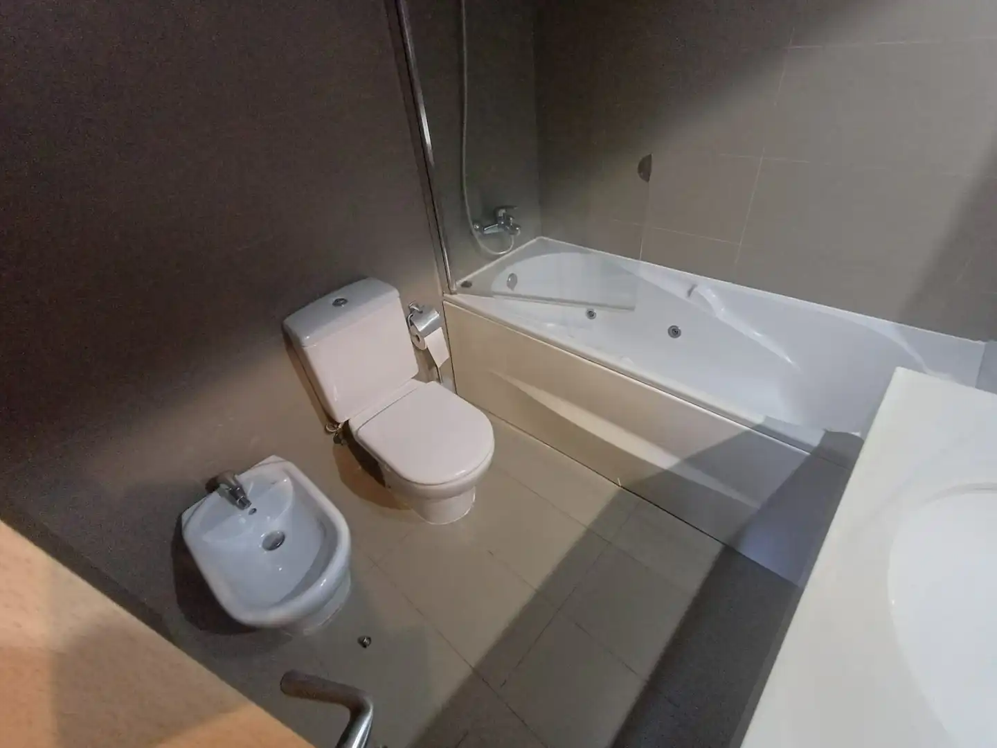 Baño de Piso en venta en Sant Adrià de Besòs con Aire acondicionado, Calefacción y Jardín privado