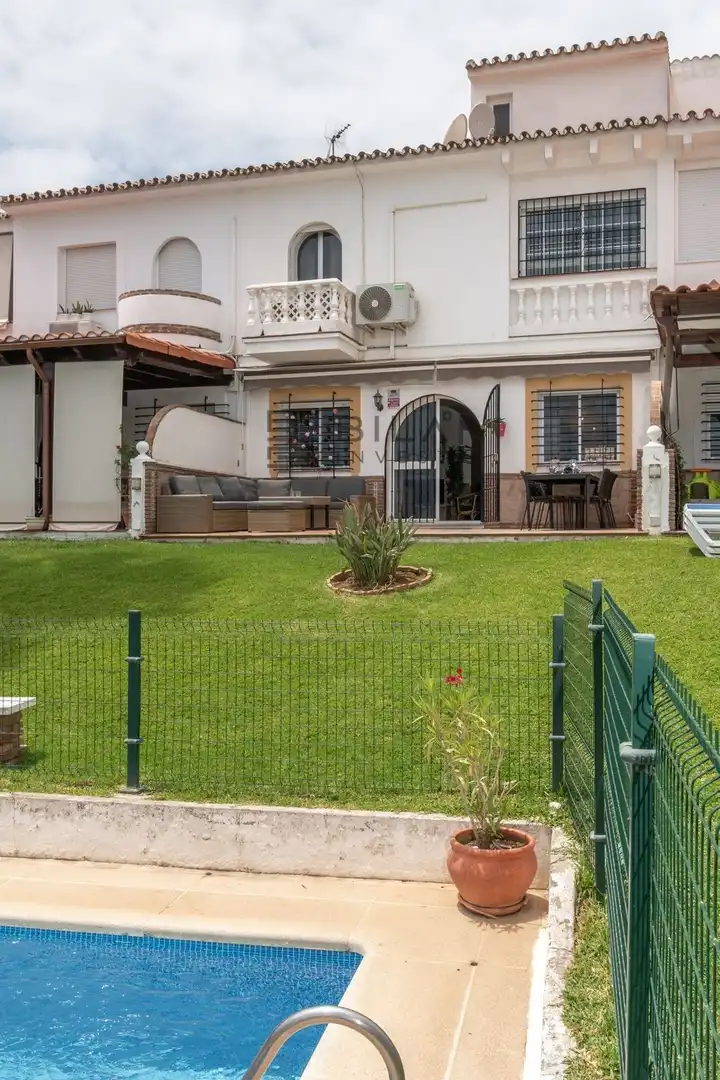 Maison mitoyenne avec piscine à vendre à El Lagarejo, imagen 2