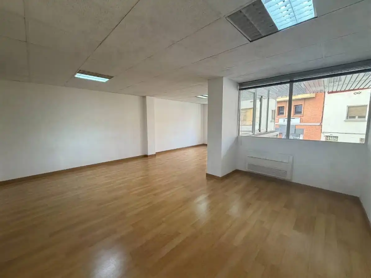 Local comercial en venda a Carrer del Sant Crist 27-29