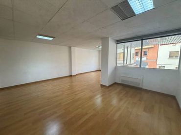 Local comercial en venta en Carrer del Sant Crist 27-29