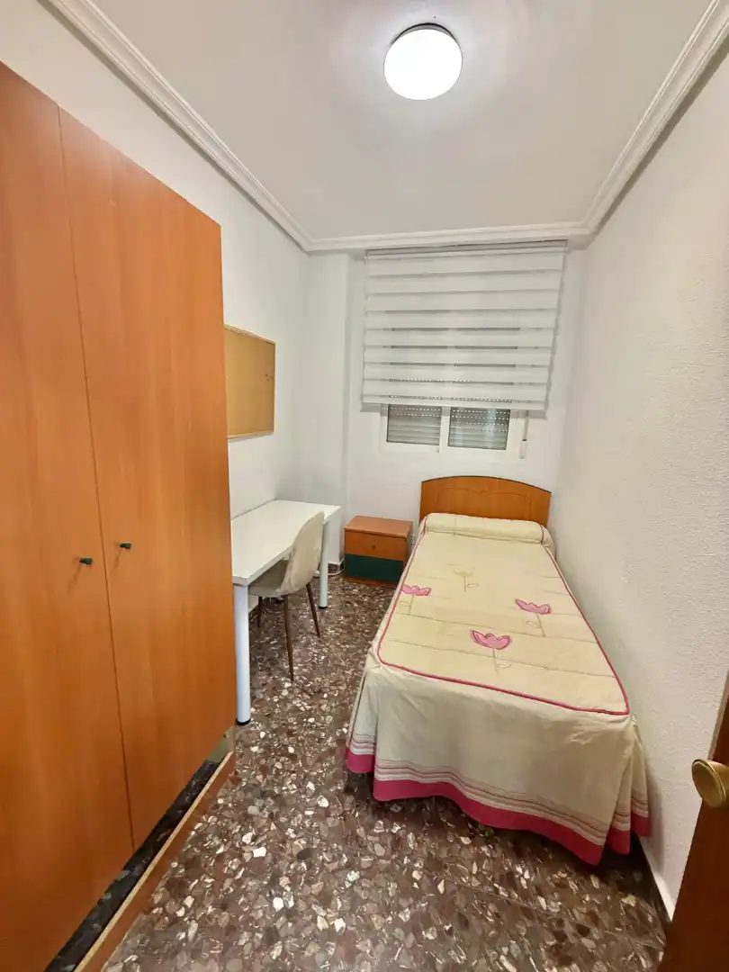 Bedroom of Flat for rent in Jaén  with Air Conditioner, Terrace and Furnished