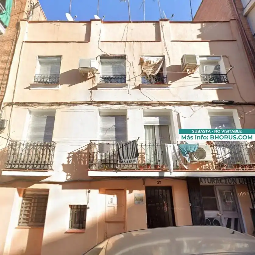 Vista exterior de Piso en venta en  Madrid Capital