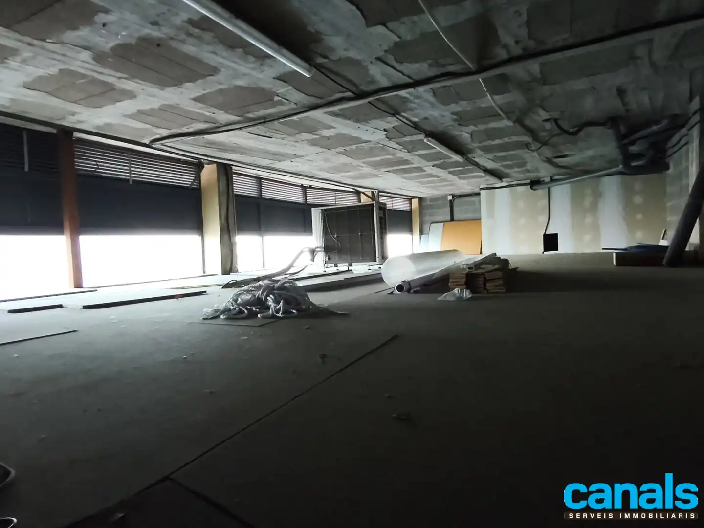 Commercial properties for rent in Ripollet  with Air Conditioner, Heating and Furnished