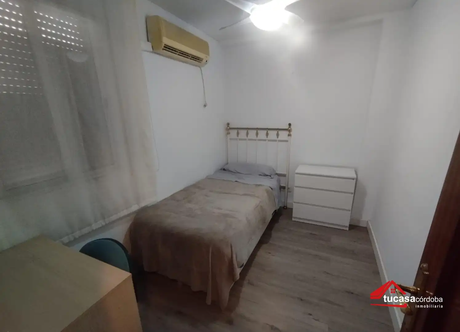 Dormitori de Pis en venda en Córdoba amb Aire condicionat, Parquet i Moblat