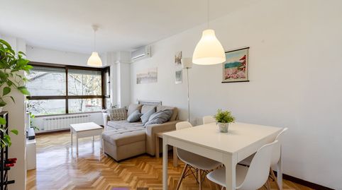 Foto 2 de Piso de alquiler en Lucero, Madrid Capital