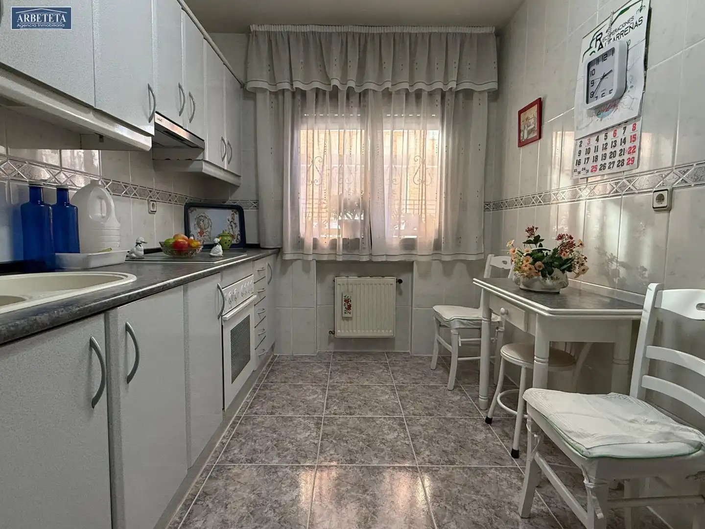 Küche von Einfamilien-Reihenhaus zum Verkauf in Guadalajara mit Heizung, Parkett und Terrasse