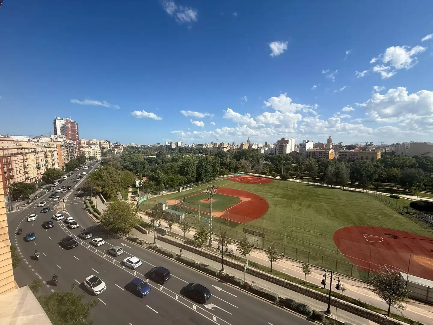 Vista exterior de Piso de alquiler en Valencia con Aire acondicionado y Balcón