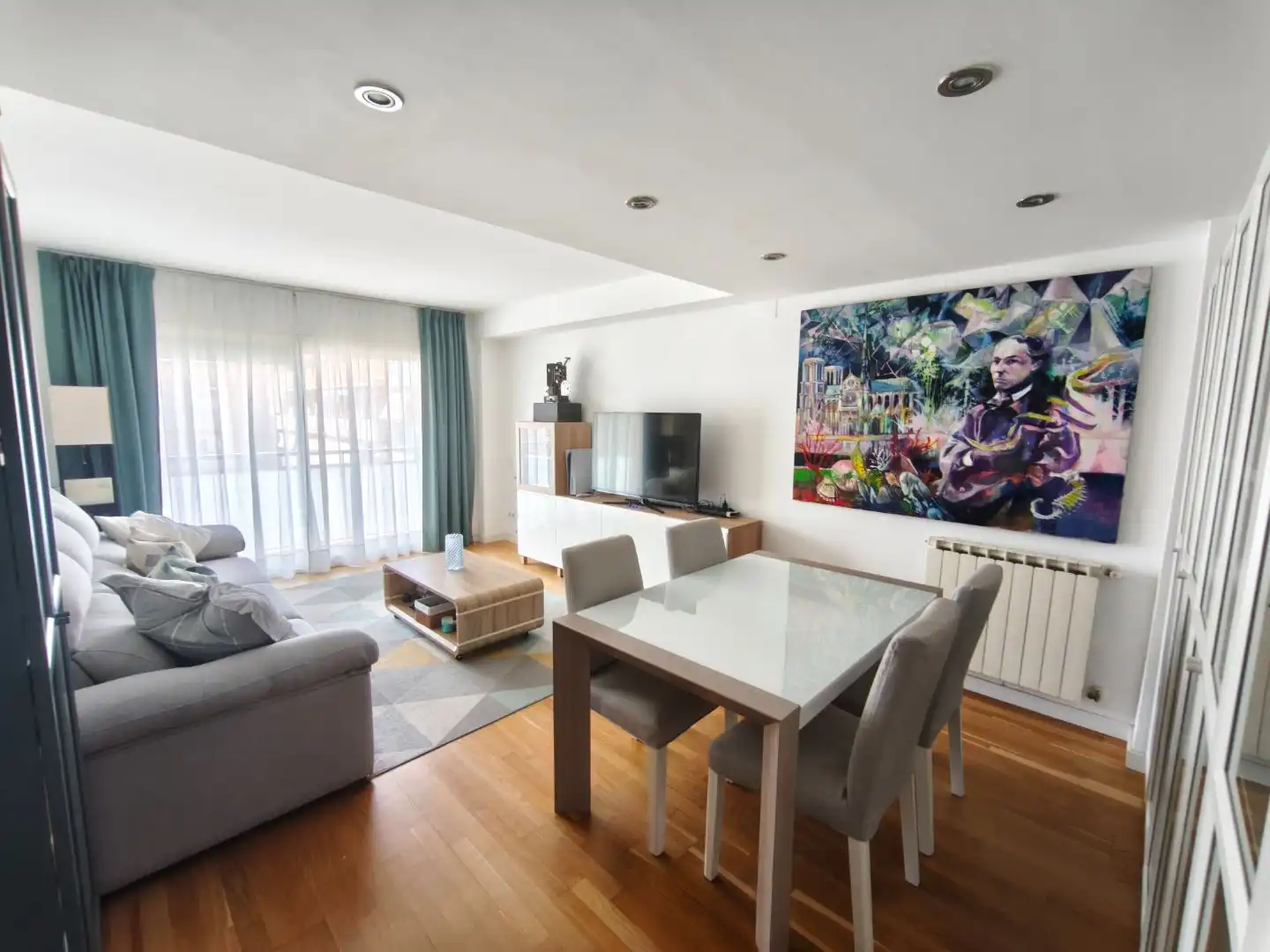 Appartamento con piscina in vendita a Carrer Joaquim Casas 11