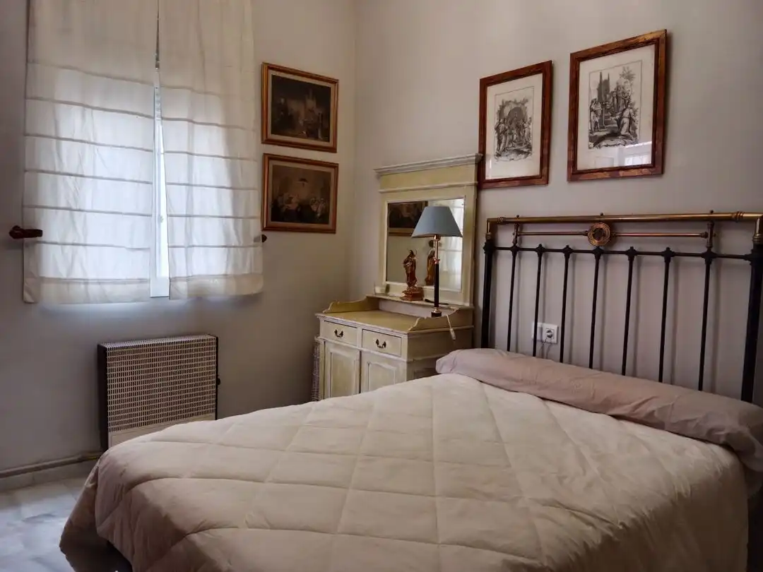 Habitación de Piso en venta en Sevilla con Aire acondicionado y Calefacción