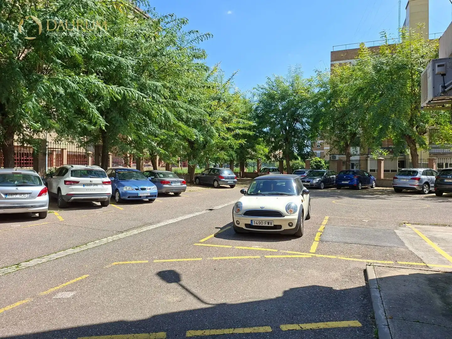 Parking of Flat for sale in Sevilla  with Air Conditioner, Heating and Terrace