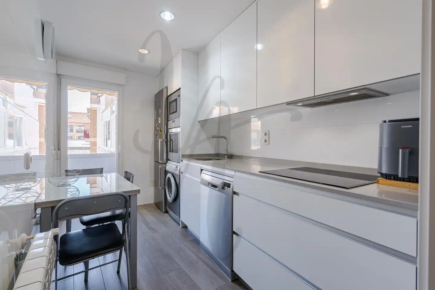 Küche von Wohnung zum Verkauf in Madrid mit Klimaanlage, Heizung und Parkett
