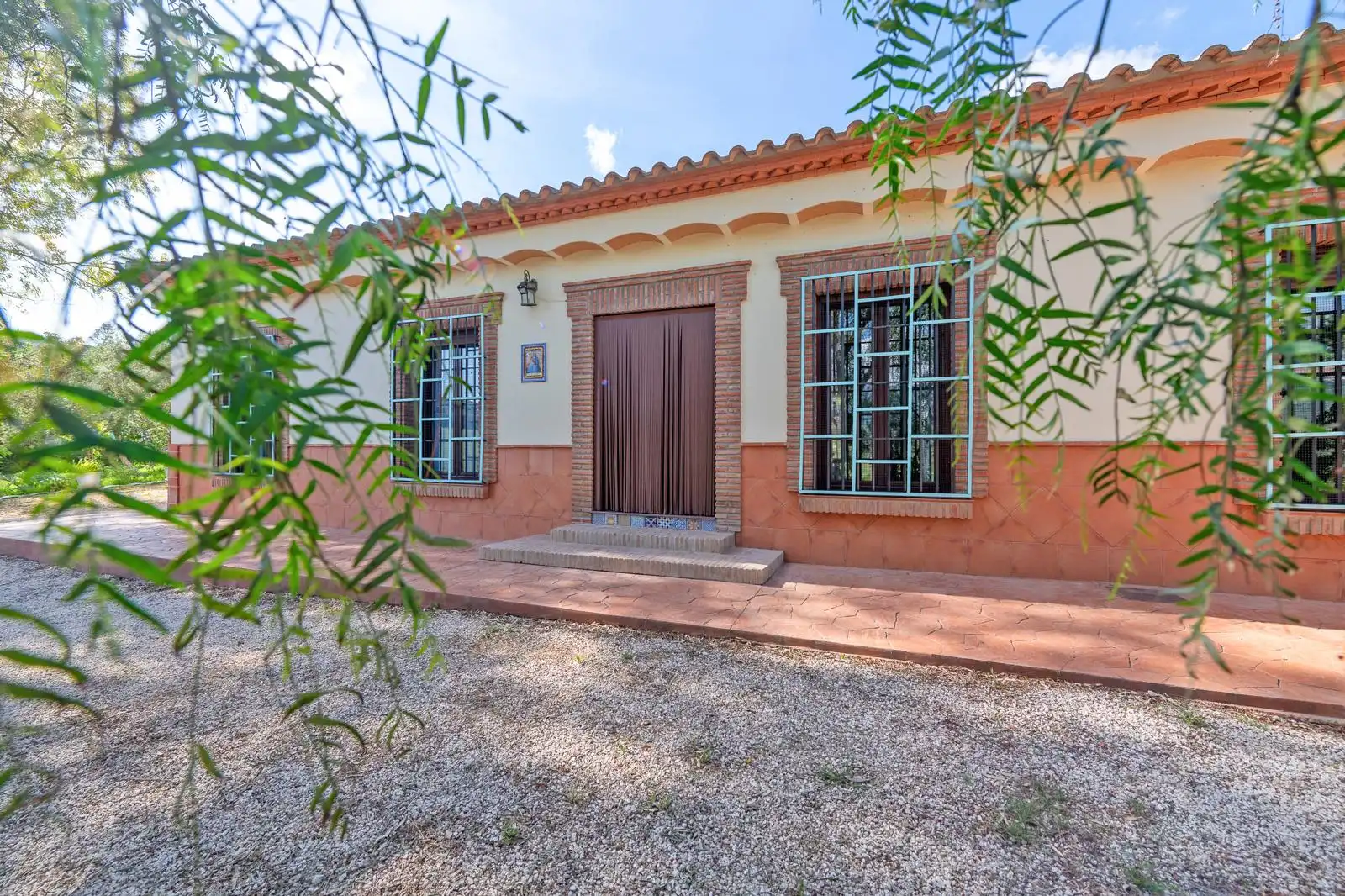 Vista exterior de Casa o xalet en venda en Villanueva del Trabuco amb Aire condicionat, Jardí privat i Terrassa