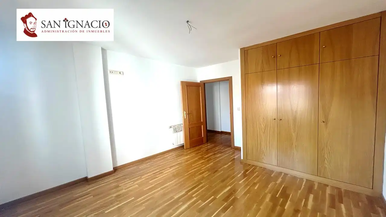Habitación de Piso en venta en Villarcayo de Merindad de Castilla la Vieja con Aire acondicionado, Calefacción y Trastero