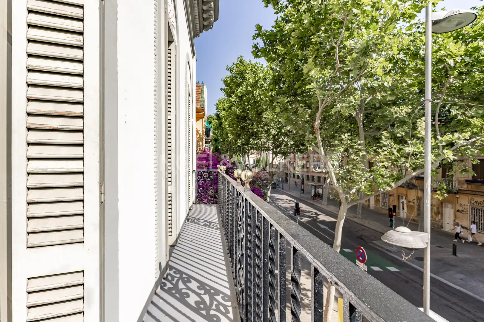 Terrassa de Oficina de lloguer en Badalona amb Aire condicionat i Moblat
