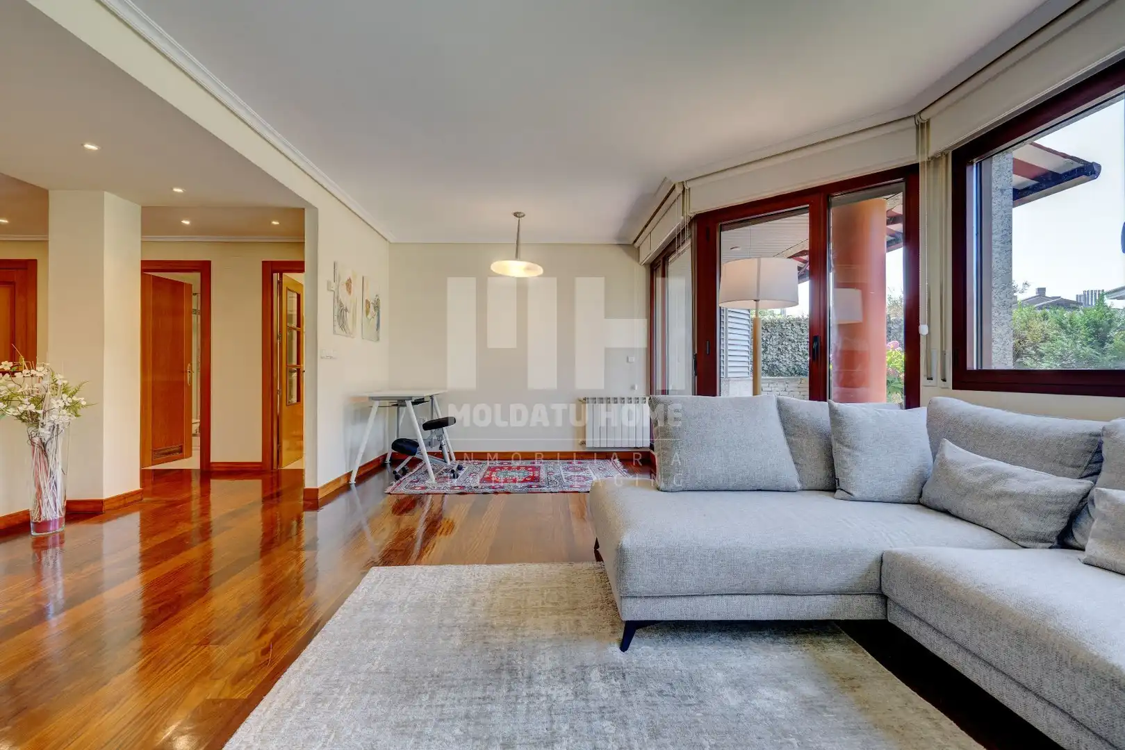 Wohnzimmer von Wohnung zur Miete in Donostia - San Sebastián  mit Heizung, Privatgarten und Terrasse