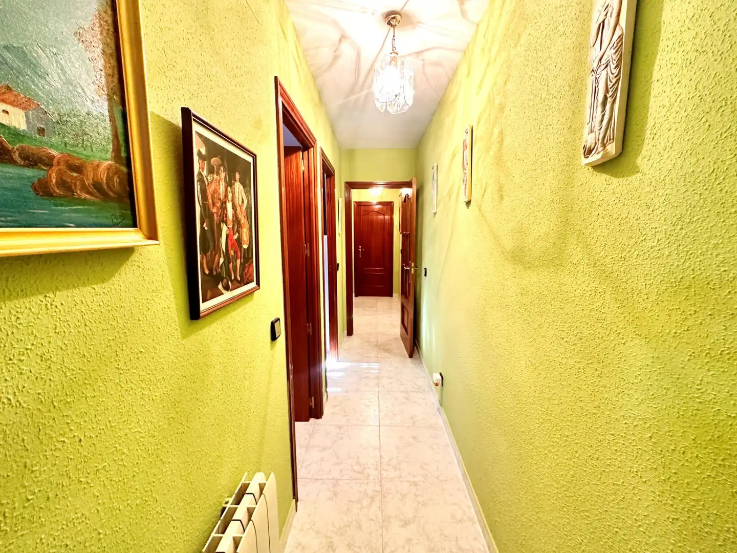 Houses for sale in Escalona  with Air Conditioner, Heating and Private garden