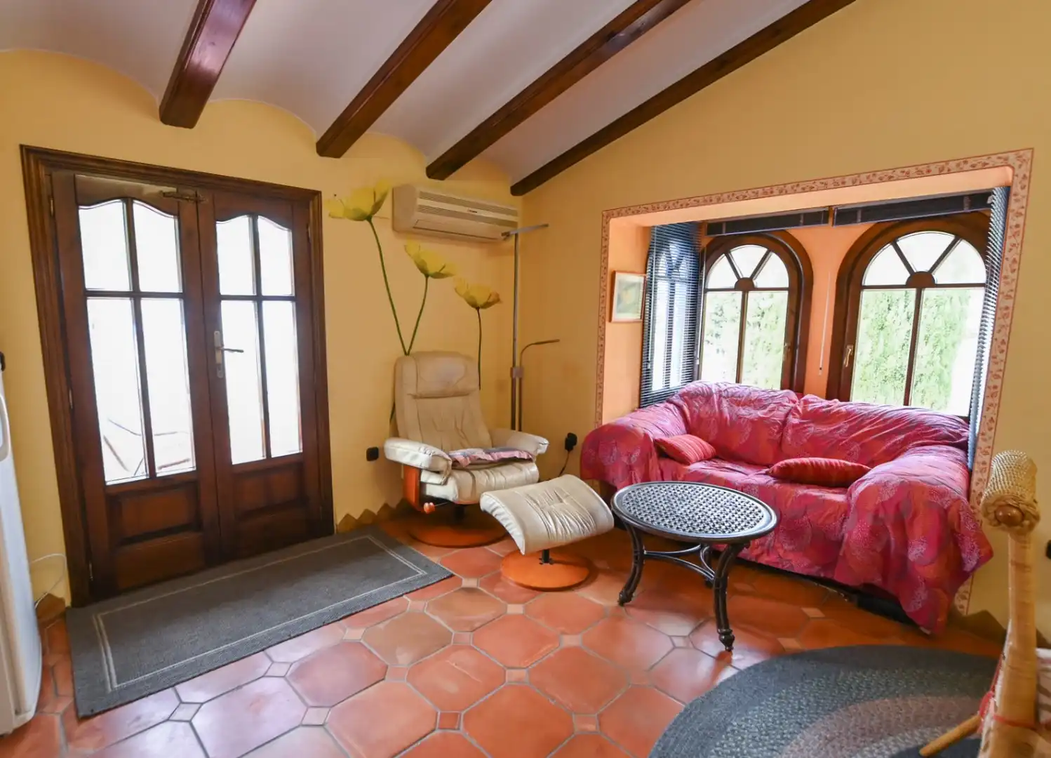 Country homes for sale in Canuta