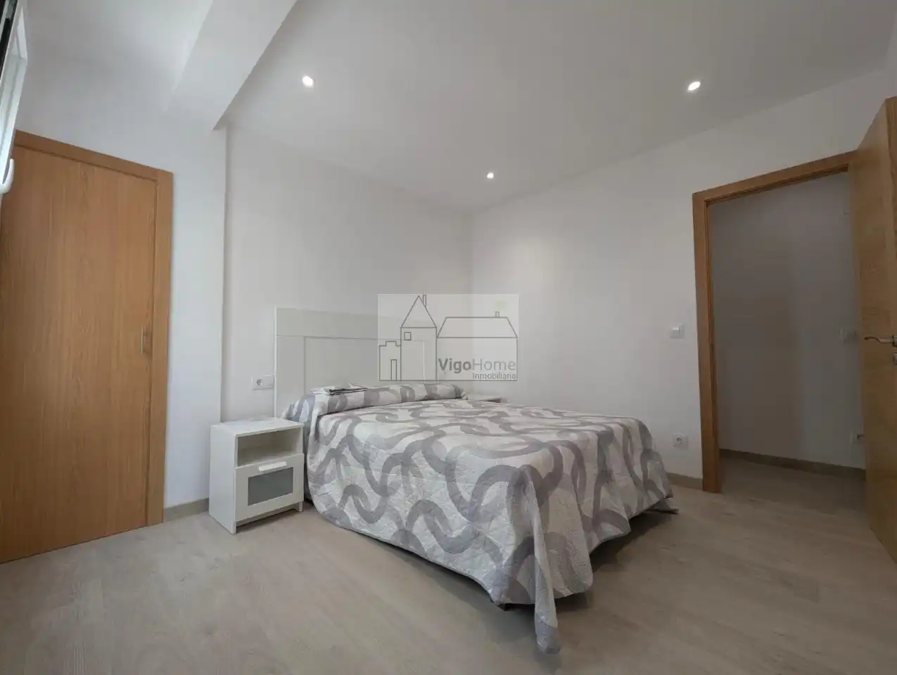Habitación de Piso de alquiler en Vigo  con Calefacción, Terraza y Amueblado