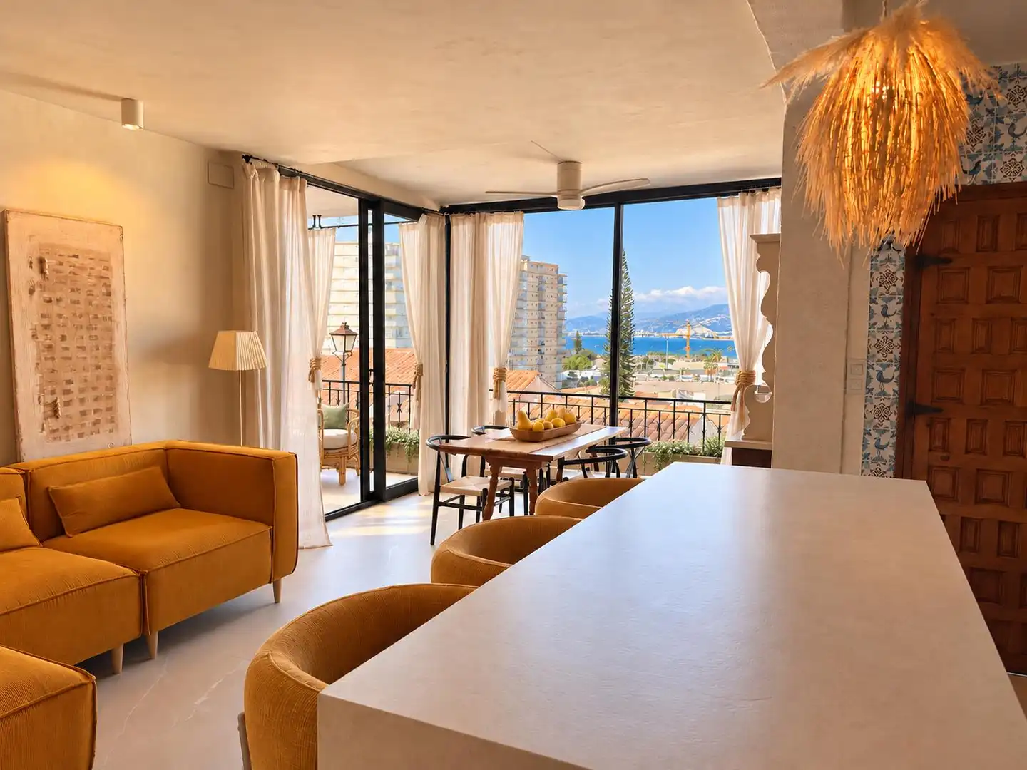 Casa aparellada amb terrassa en venda a Calle Mirador de la Bahía 31, imagen 2