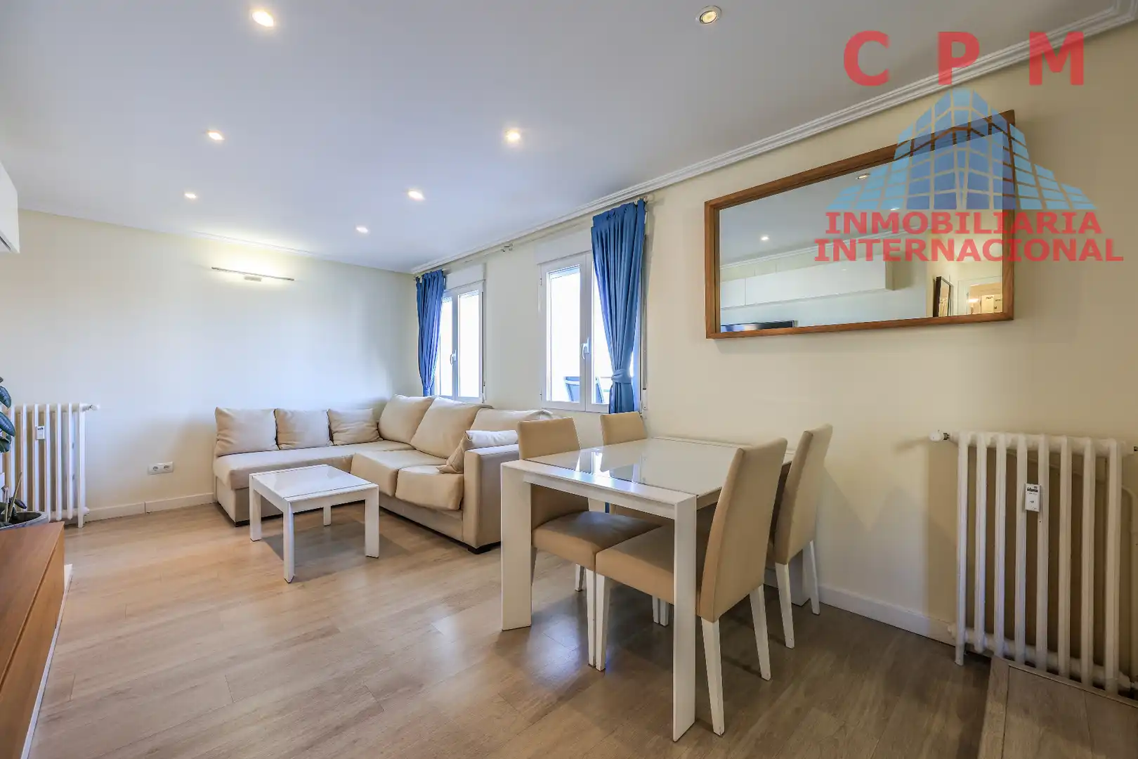 Living room of Attic for rent in Madrid  with Air Conditioner, Heating and Parquet flooring