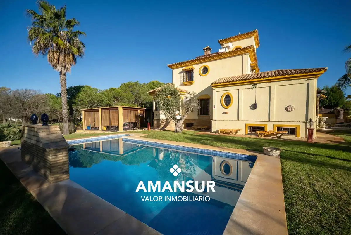 Chalet con piscina en venta en Avenida del Almendro, imagen 106