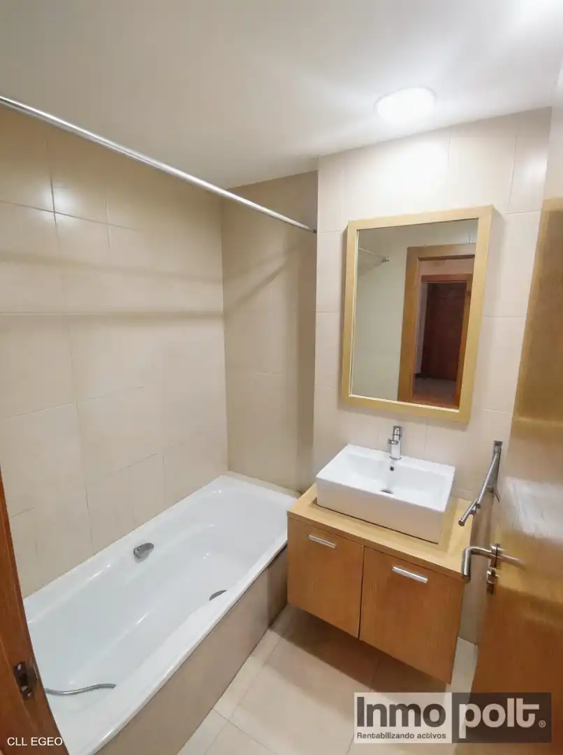 Badezimmer von Wohnung zum Verkauf in Murcia mit Klimaanlage, Terrasse und Möbliert