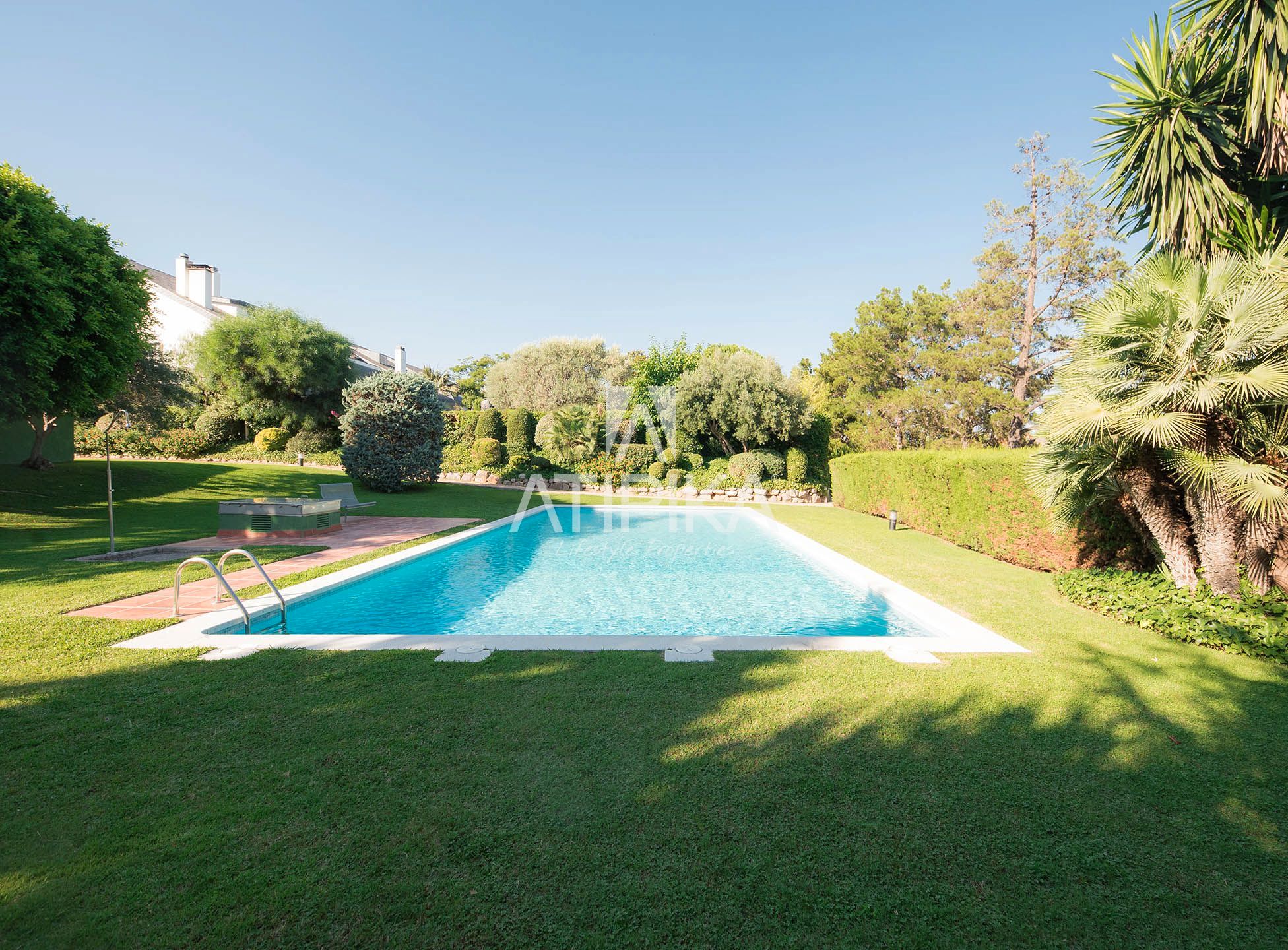 Garden of House or chalet for sale in  Barcelona Capital  with Air Conditioner, Heating and Community pool