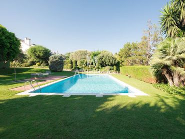 Casa amb piscina en venda a Les Corts