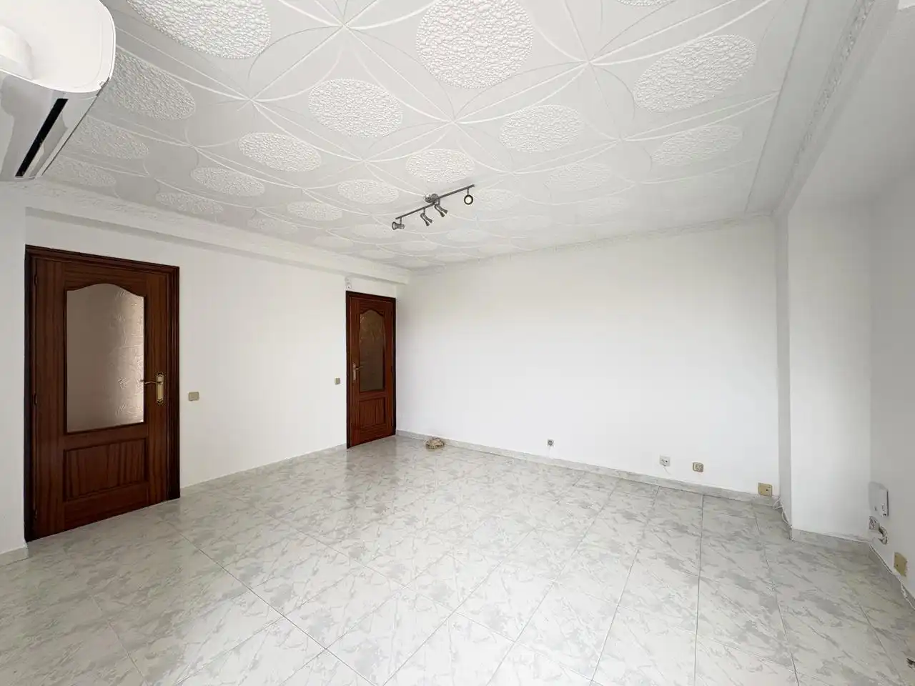 Wohnung zur Miete in Madrid mit Klimaanlage, Heizung und Abstellraum