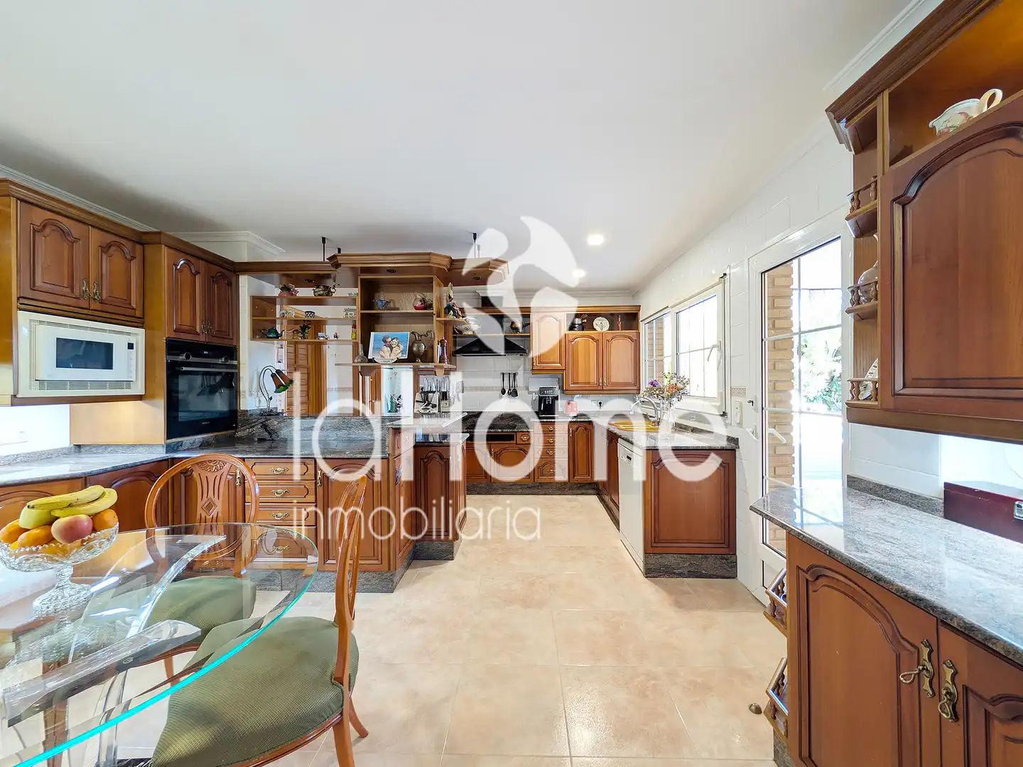 Cocina de Casa o chalet en venta en L'Eliana con Aire acondicionado, Calefacción y Jardín privado