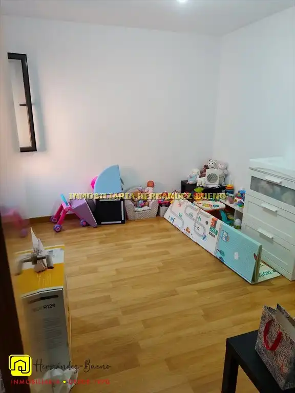 Habitación de Piso en venta en Moriscos con Calefacción y Terraza