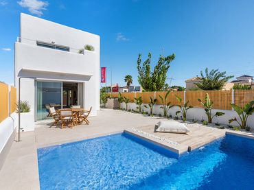 Casa con balcón en venta en Las Lomas de Rame - Bahía Bella