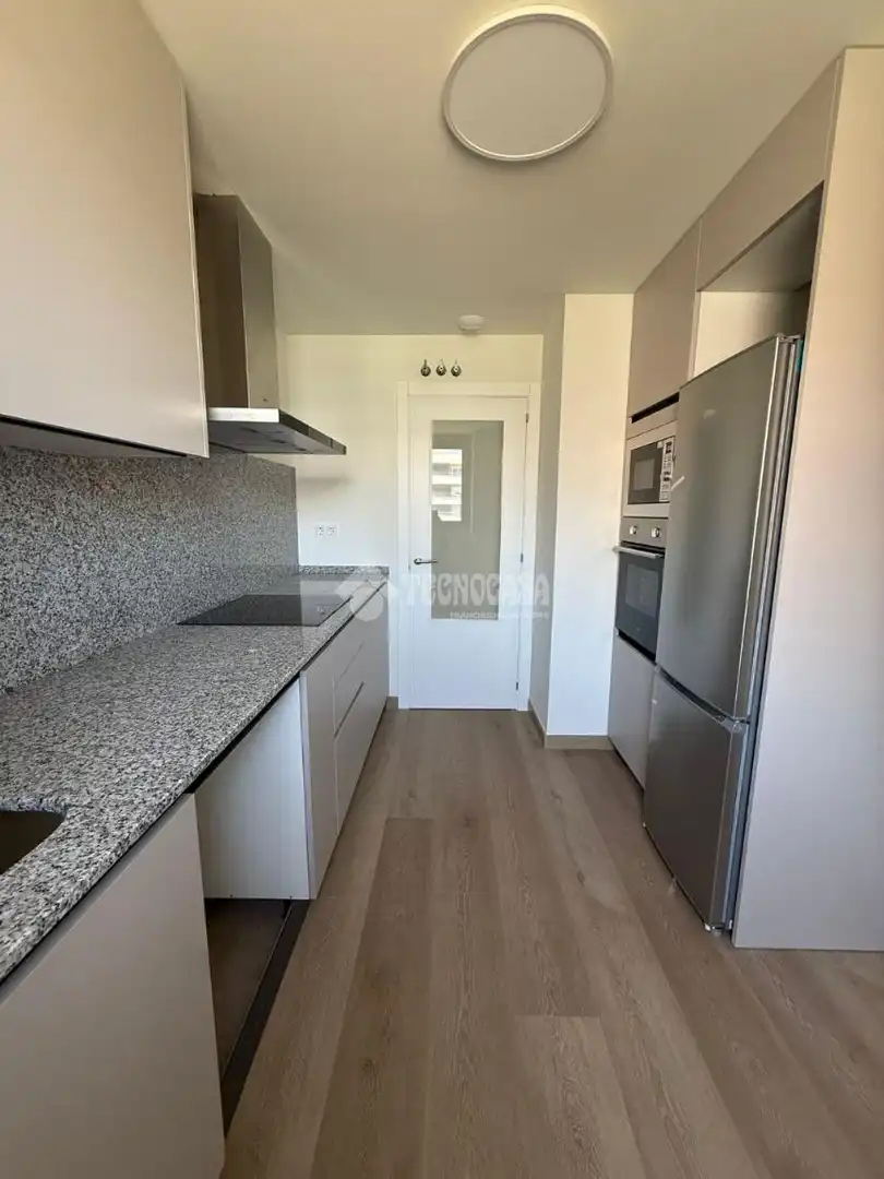 Küche von Wohnung zur Miete in Camas mit Terrasse und Abstellraum