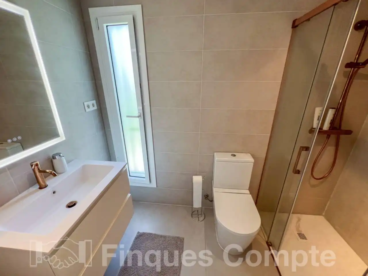 Bany de Casa o xalet en venda en Roda de Berà amb Aire condicionat, Jardí privat i Terrassa