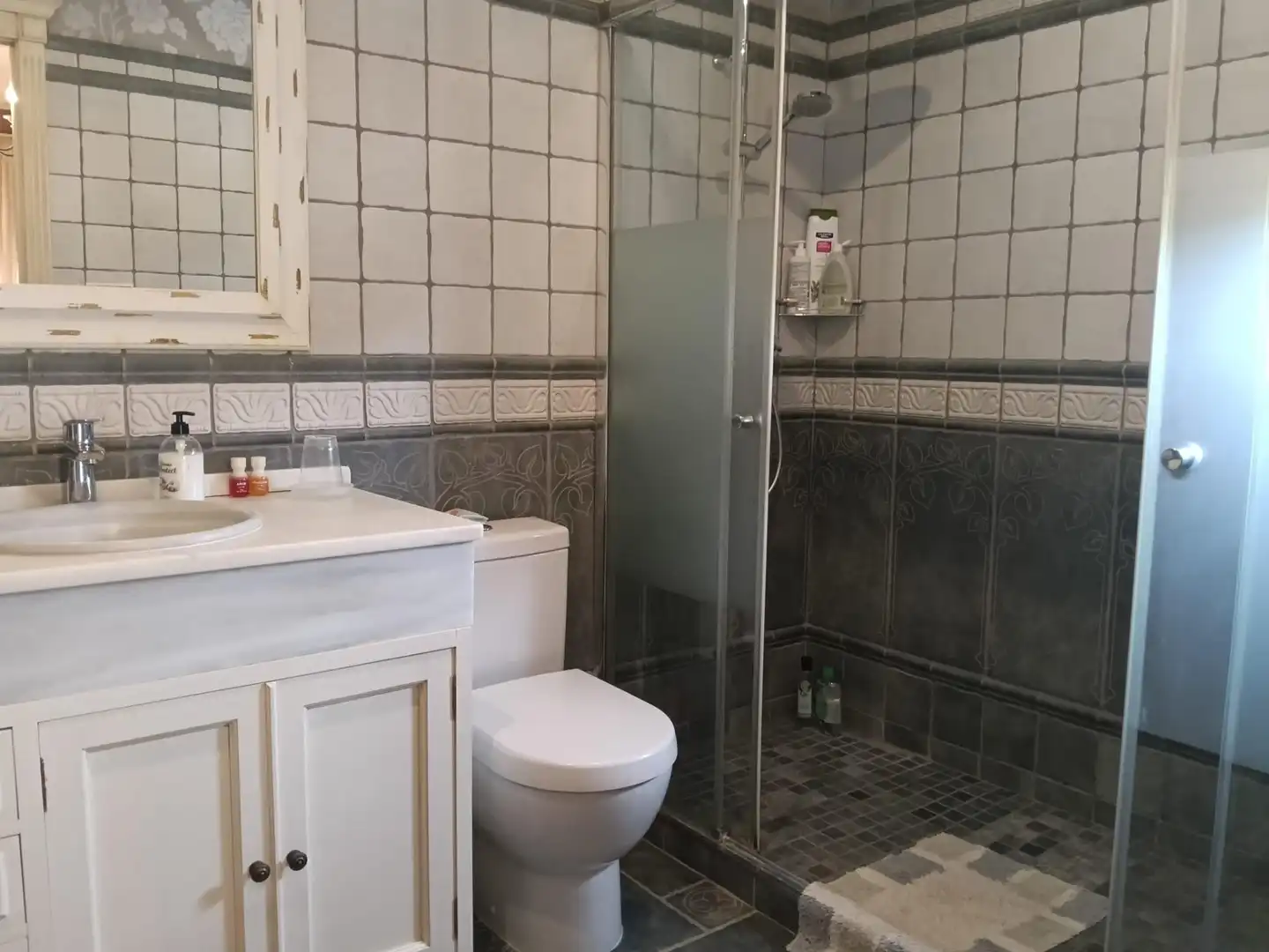 Bany de Casa o xalet en venda en Conil de la Frontera amb Aire condicionat, Jardí privat i Terrassa