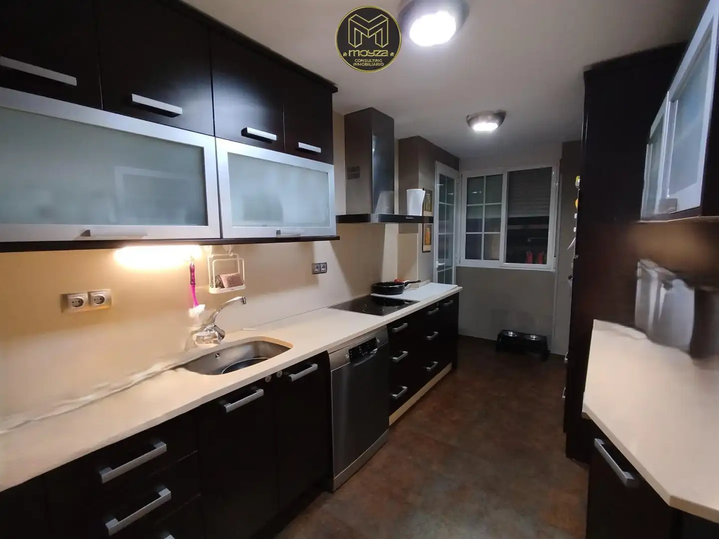 Cocina de Piso en venta en Jaén con Jardín privado, Trastero y Balcón